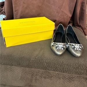 Kenneth Cole Reaction Metallic Jeweled Pointed Toe Flats Size 9